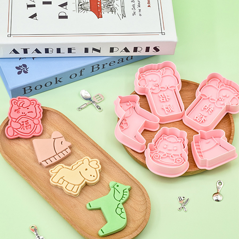 Year Of The Horse Cookie Cutte - مراجعة Kitchen Baking Torch وسعره