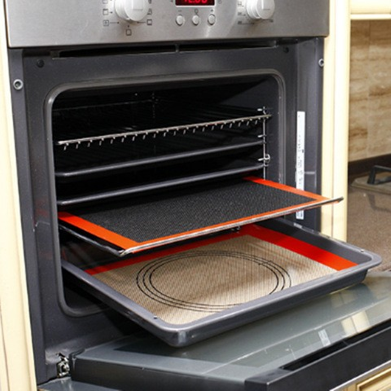 Non-Stick Material Perforated  - مراجعة Super Kitchen Baking Mat وسعره