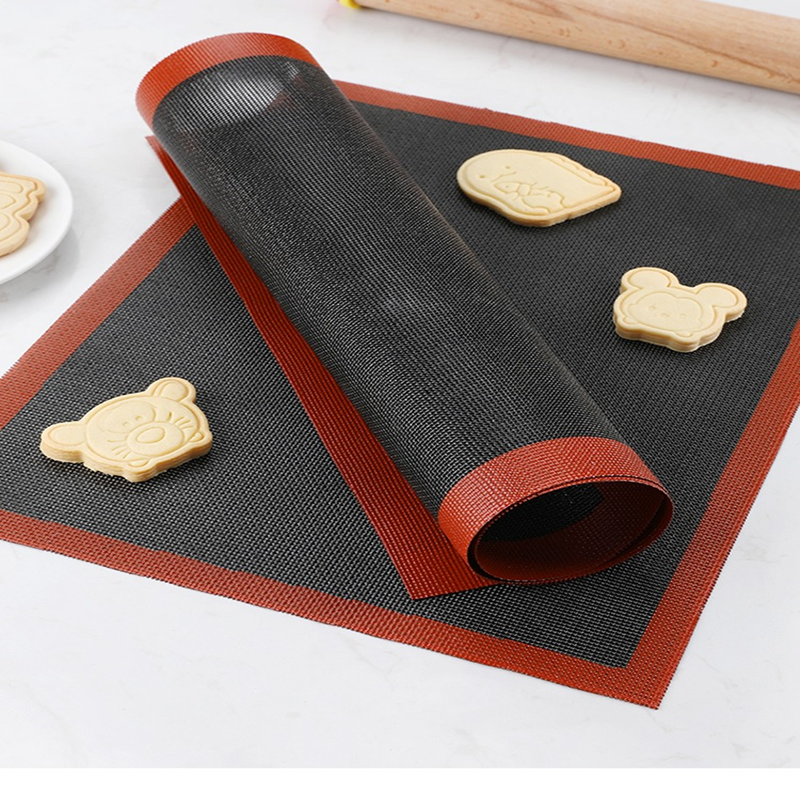 Non-Stick Material Perforated  - مراجعة Super Kitchen Baking Mat وسعره